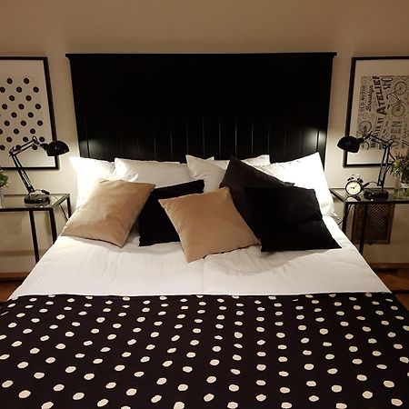 Czarna Kawka Apartamenty クラクフ エクステリア 写真