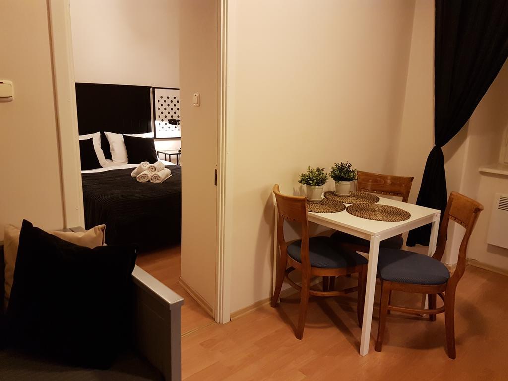 Czarna Kawka Apartamenty クラクフ エクステリア 写真