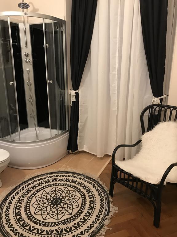 Czarna Kawka Apartamenty クラクフ エクステリア 写真
