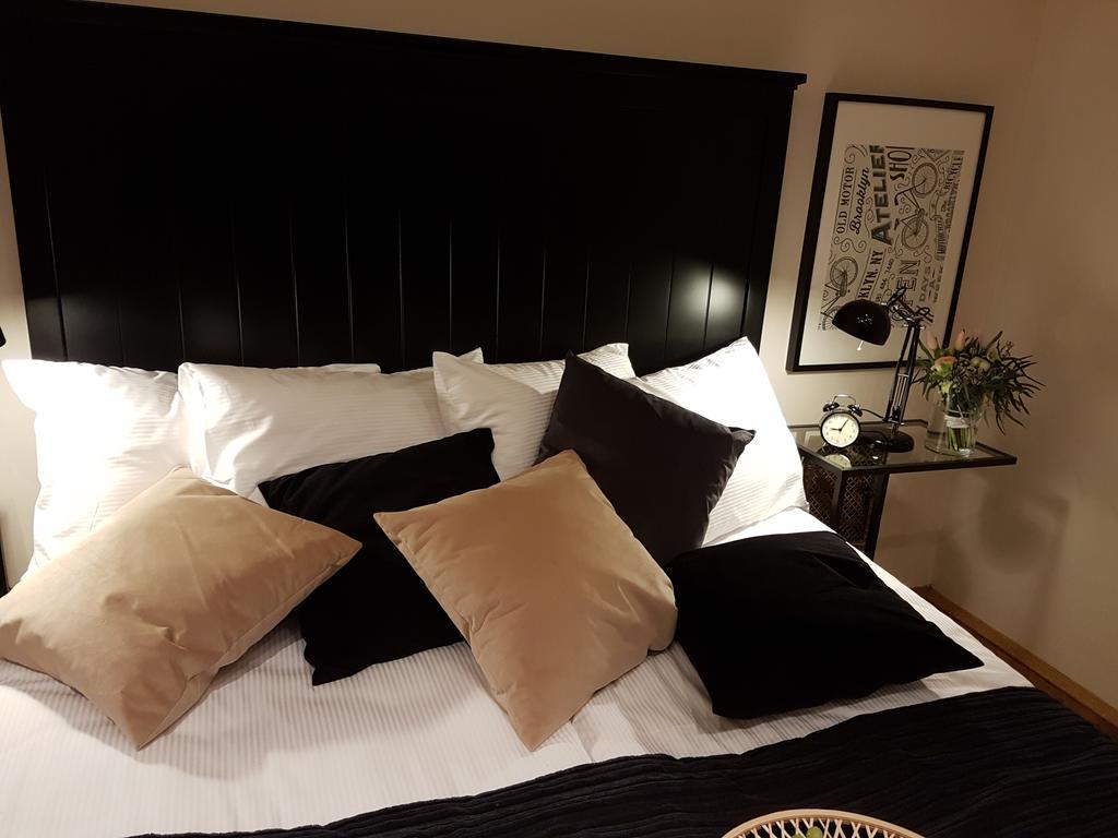 Czarna Kawka Apartamenty クラクフ エクステリア 写真