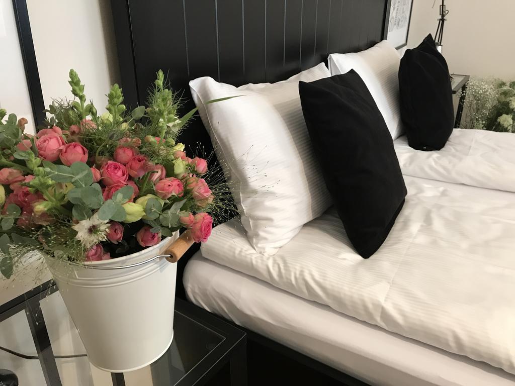 Czarna Kawka Apartamenty クラクフ エクステリア 写真
